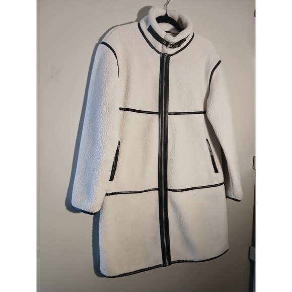 PRETTY GARDEN White Teddy Coat Faux Fur Black Trim Moto Collar Zip Up Size S - Picture 2 of 8